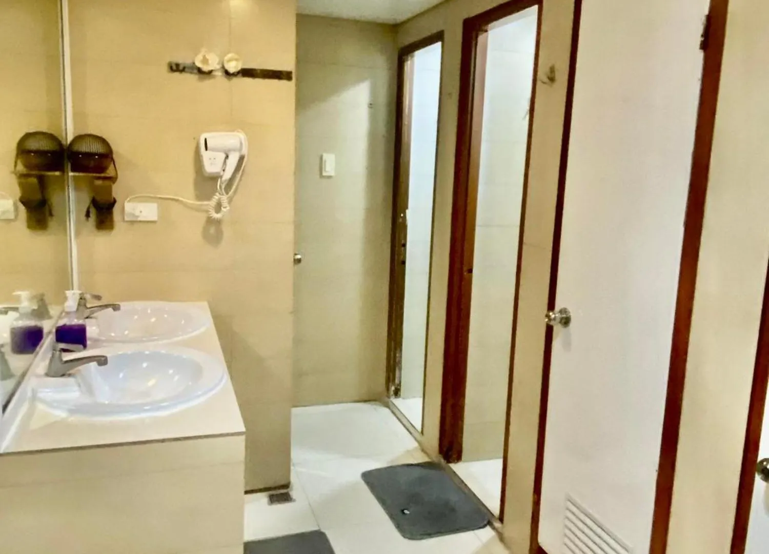 Stone House Hotel Pasay